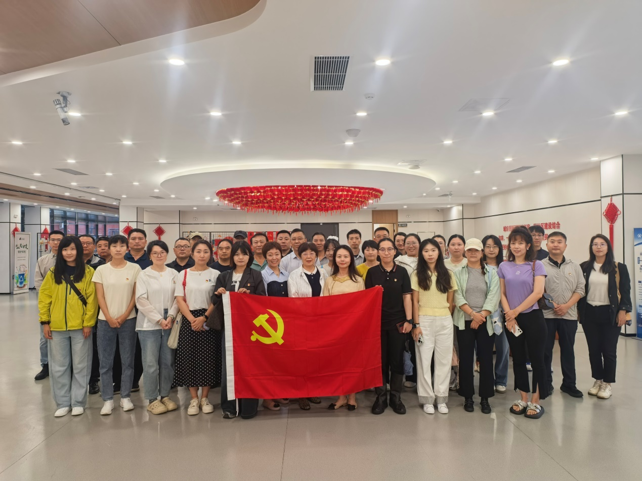 省人力资源社会保障厅组织党员...